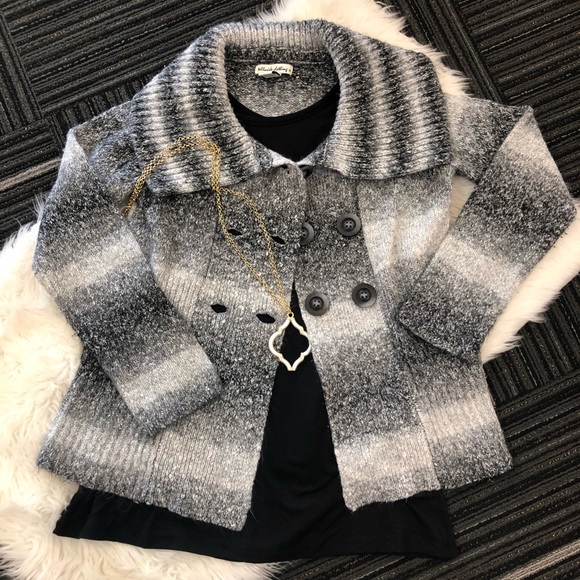 Telluride clothing Gray & white striped Cardigan - Picture 1 of 5